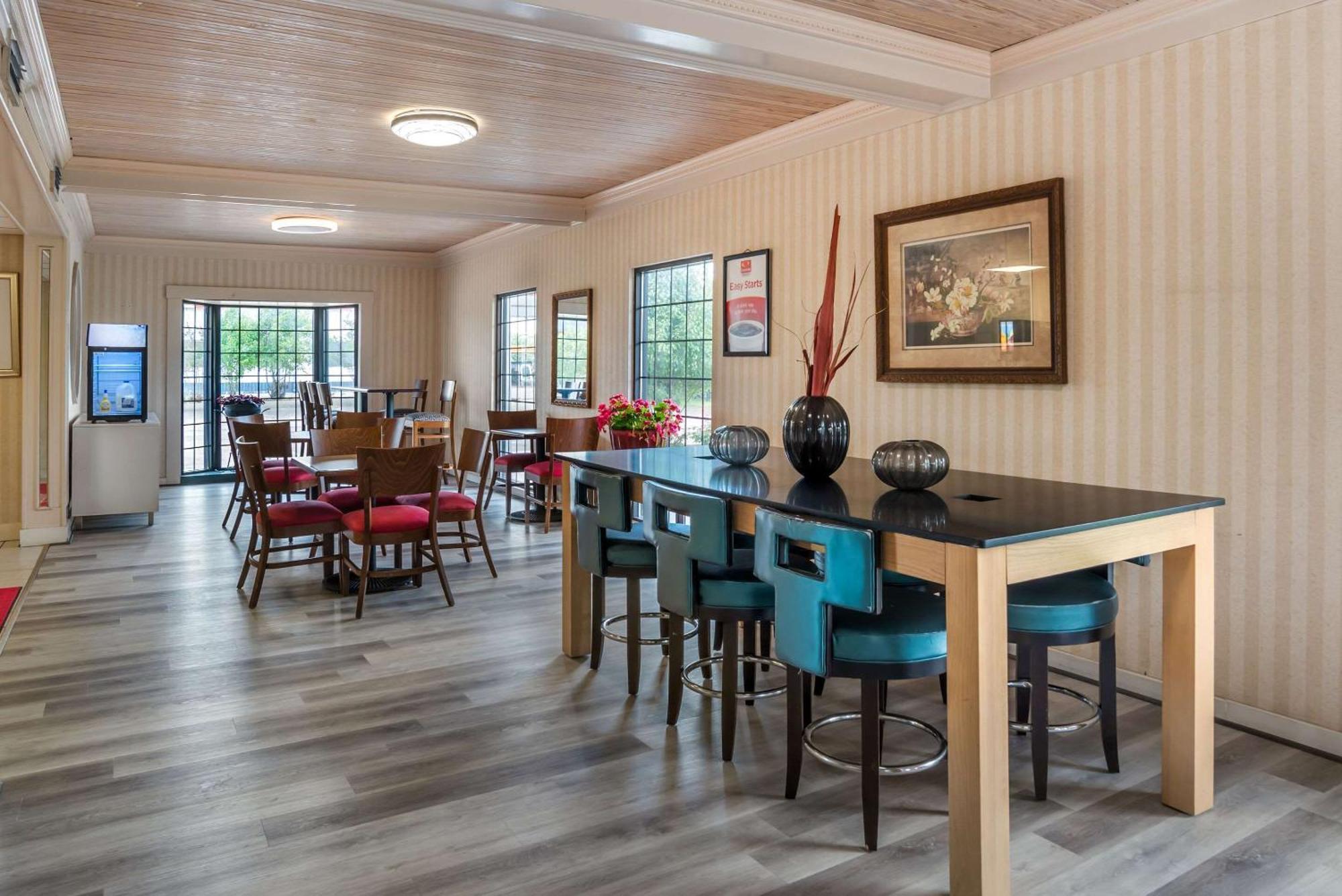 Econo Lodge Inn & Suites Филаделфия Екстериор снимка