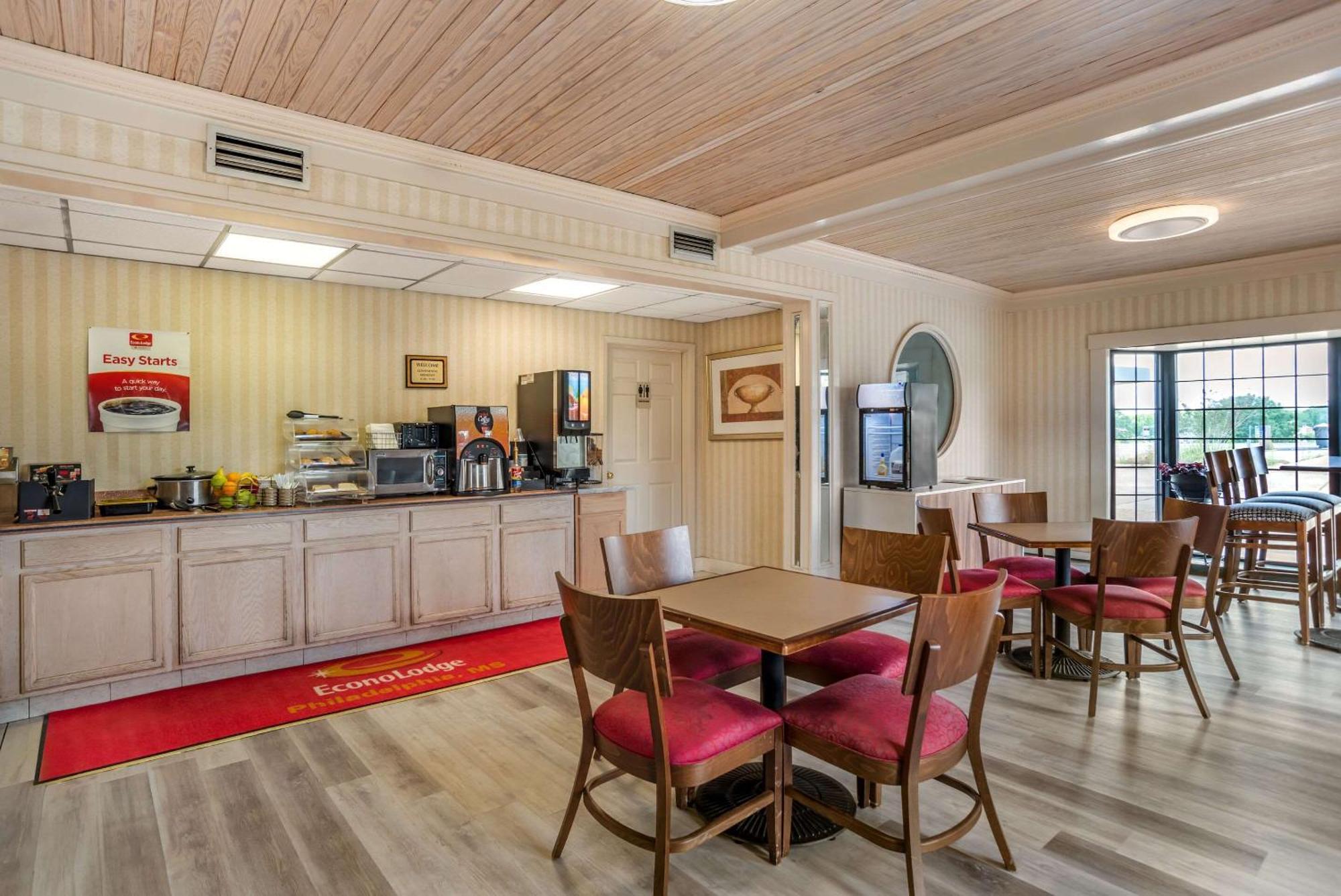Econo Lodge Inn & Suites Филаделфия Екстериор снимка
