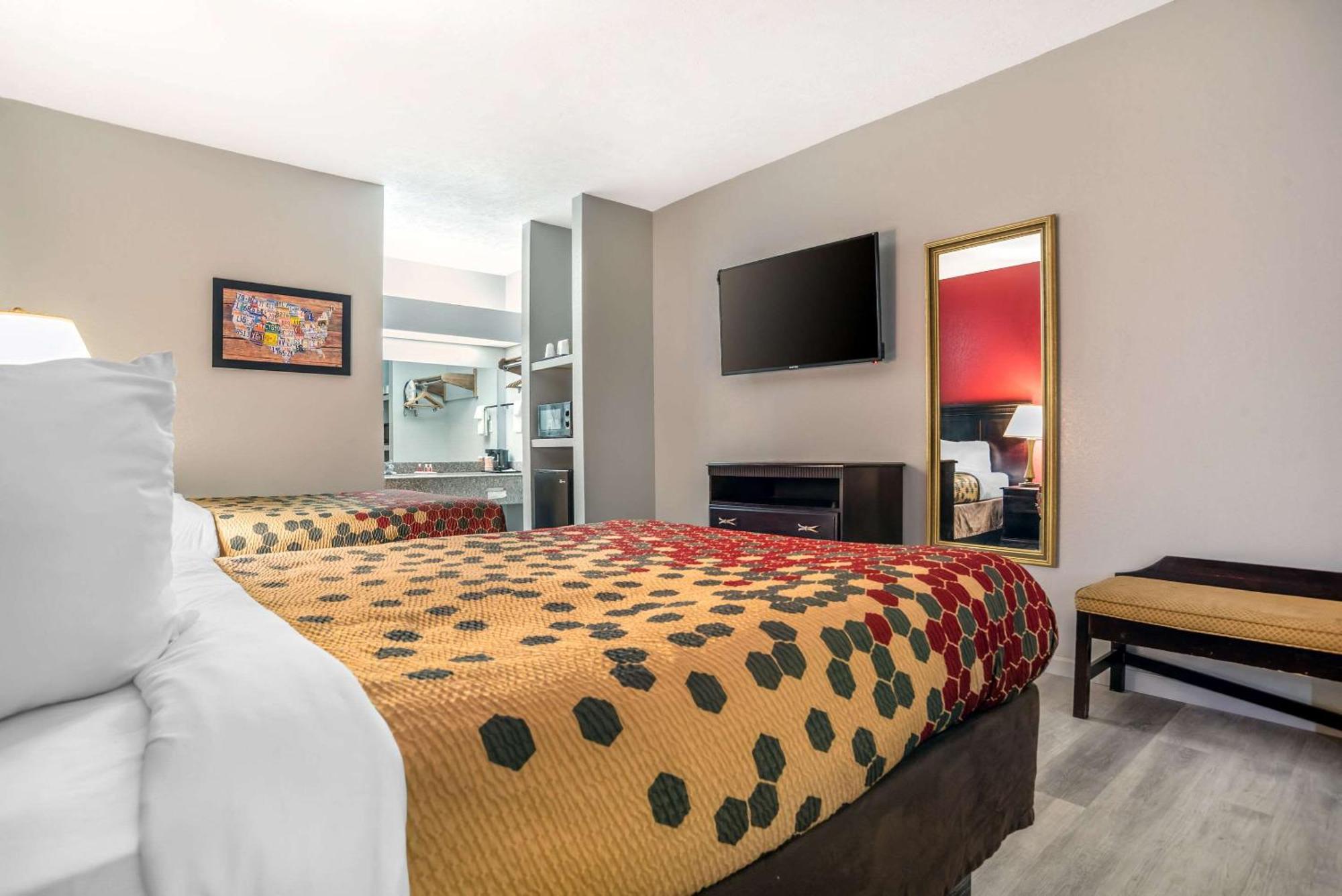 Econo Lodge Inn & Suites Филаделфия Екстериор снимка