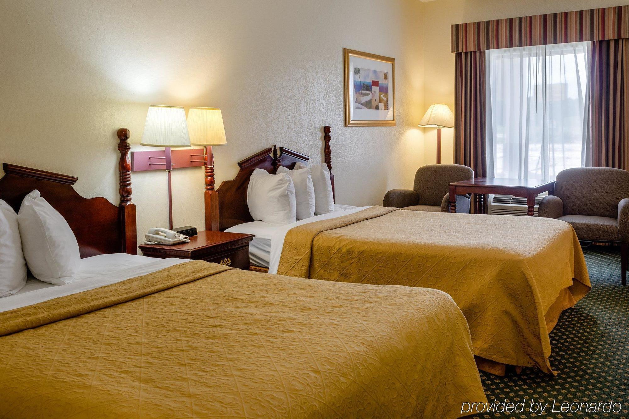 Econo Lodge Inn & Suites Филаделфия Екстериор снимка